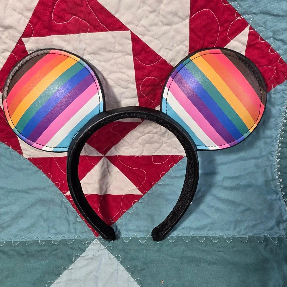 Disney pride rainbow